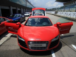 奥迪R8图片