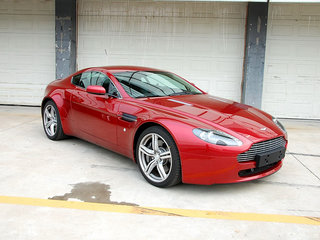 阿斯顿·马丁V8 Vantage图片