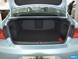 后备箱局部特写