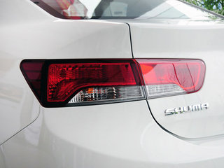 2013款 1.6L 自动 运动版