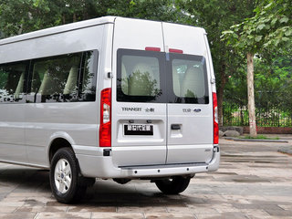 2013款 2.4T 柴油 豪华型长轴中顶Duratorq