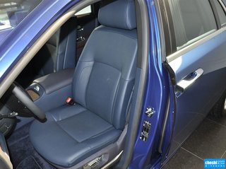 驾驶席座椅正视图