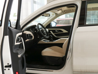 驾驶席座椅正视图