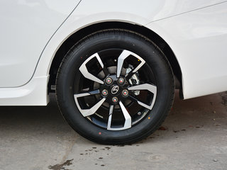 东南A5翼舞图片