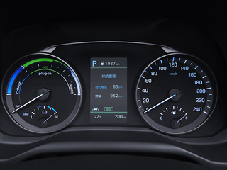 领动插电混动图片