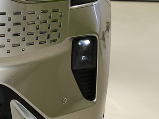 沃尔沃EM90图片