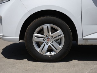 五菱宏光PLUS图片