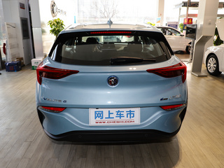 车辆正后方尾部视角