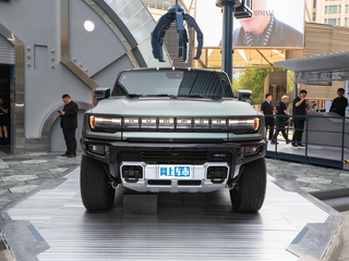 {HUMMER EV SUV}圖片