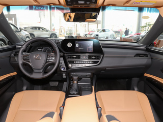 雷克萨斯ES图片