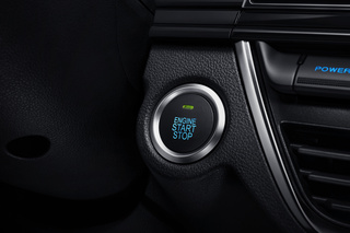 YOUNG光小新图片