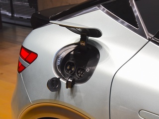 捷尼赛思GV60图片