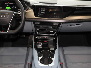 {奧迪RS e-tron GT}圖片