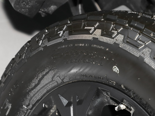 炮越野皮卡图片