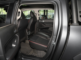 炮越野皮卡图片