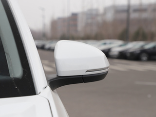 反光镜外侧正视