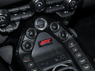 阿斯顿·马丁V8 Vantage图片