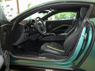 阿斯顿·马丁V8 Vantage图片