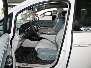 上汽大通MAXUS G90图片