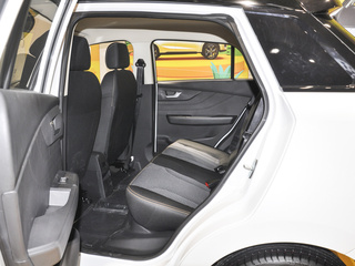 YOUNG光小新图片