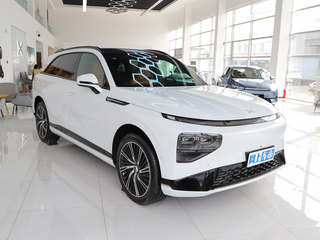 小鹏汽车G9图片