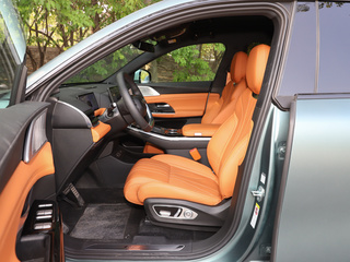 小鹏汽车G9图片