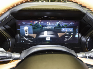 星越L增程电动版图片