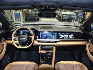 星越L增程电动版图片