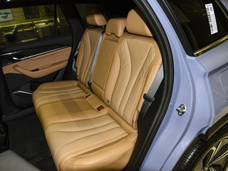 星越L增程电动版图片