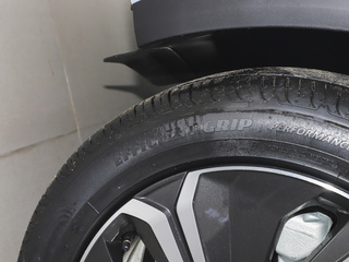 星越L增程电动版图片