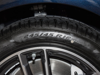 宝马5系新能源图片