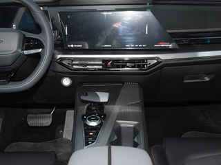 长安欧尚Z6 智电iDD图片