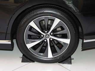 雷克萨斯LS图片