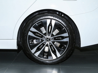 奔驰C级新能源图片