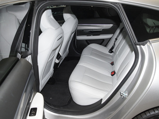 小鹏汽车P7图片