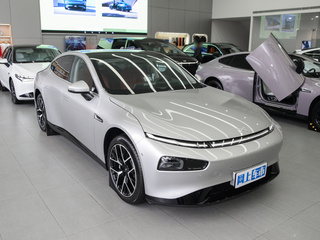 小鹏汽车P7图片