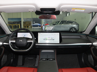 小鹏汽车P7图片