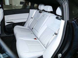 小鹏汽车G6图片