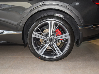 捷尼赛思GV80轿跑图片