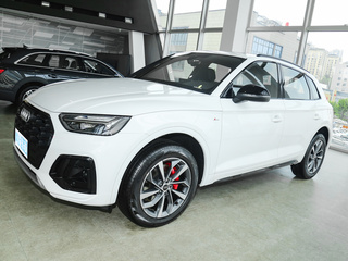 奥迪Q5L 40 TFSI 2025款 豪华动感型
