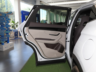 宋PLUS新能源图片