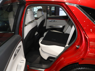 捷尼赛思GV70图片