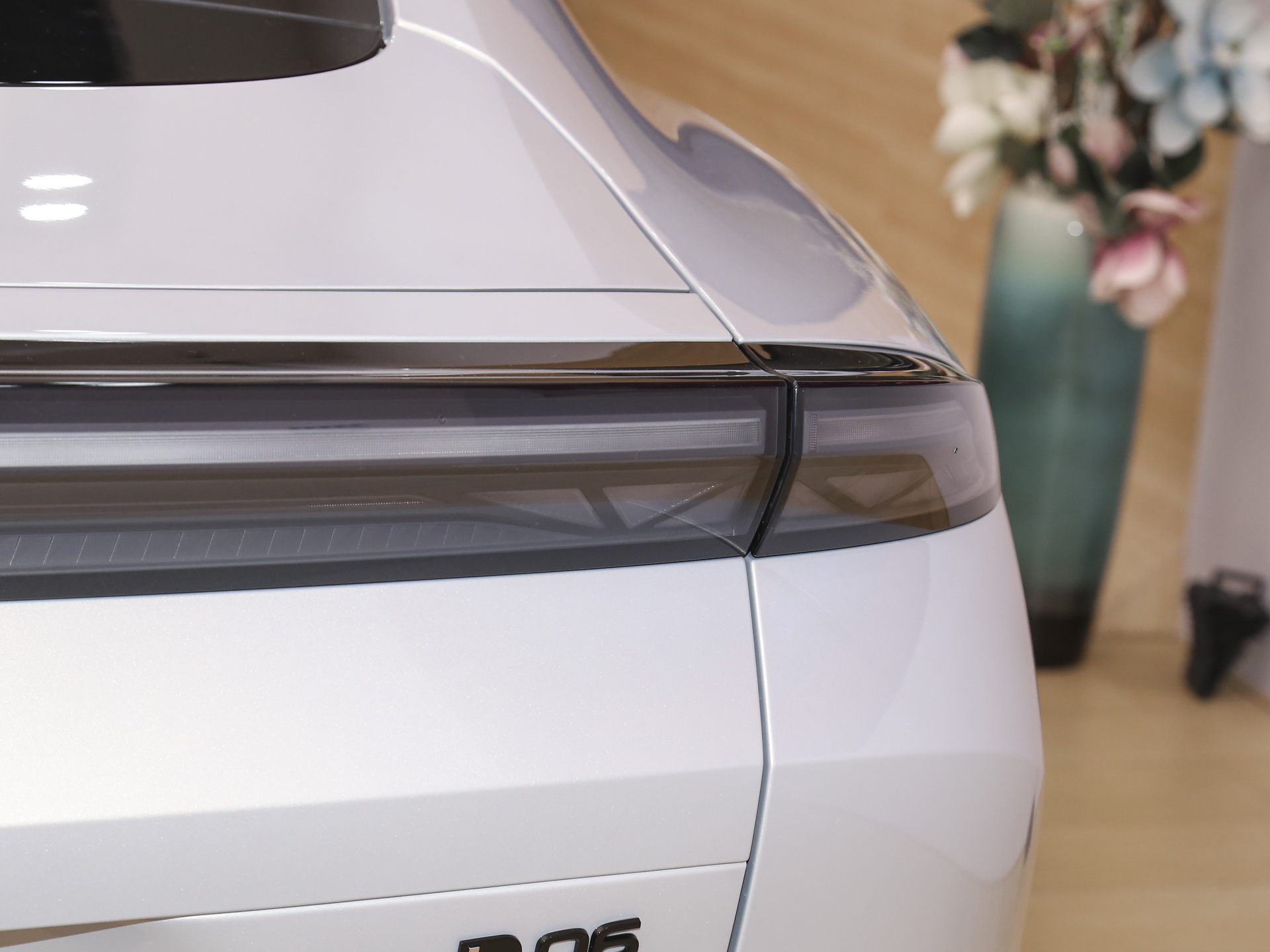 深藍(lán)L06圖片