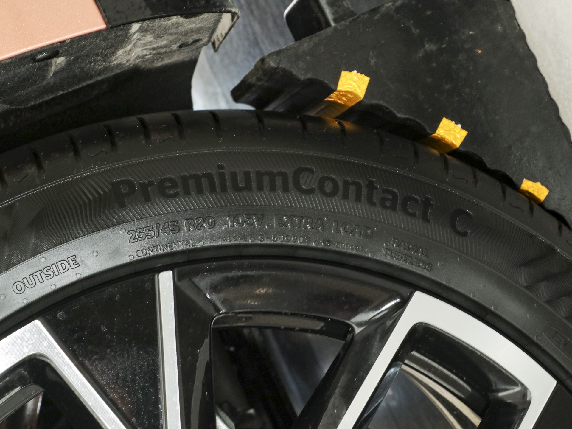 {阿維塔06T}圖片