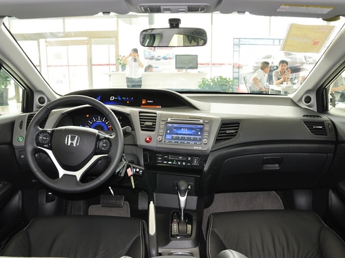 东风本田  1.8L 自动 中控台整体