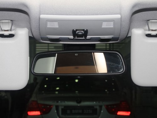 宝马(进口)  320i 2.0 AT 后视镜特写