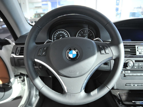 宝马(进口)  330i 3.0L AT 方向盘整体