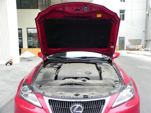 雷克萨斯  IS250 2.5 AT 发动机局部特写