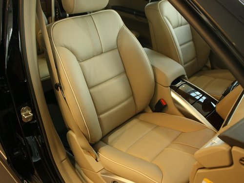 奔驰(进口)  R500 5.5L AT 副驾驶席座椅45度特写