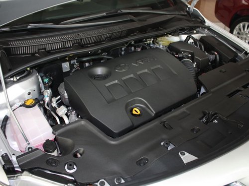 一汽丰田  卡罗拉 1.6 MT 发动机主体特写